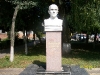 Пам’ятник Олександру Маркушу, розташований на вулиці Пирогова, 1